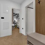 Azure Horizon Penthouse * 마카르스카