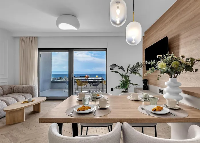 Azure Horizon Penthouse Lejlighed *