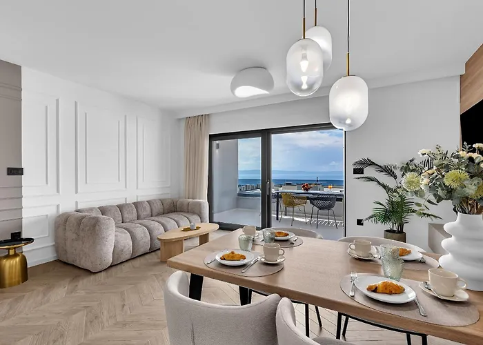 Azure Horizon Penthouse Lejlighed *